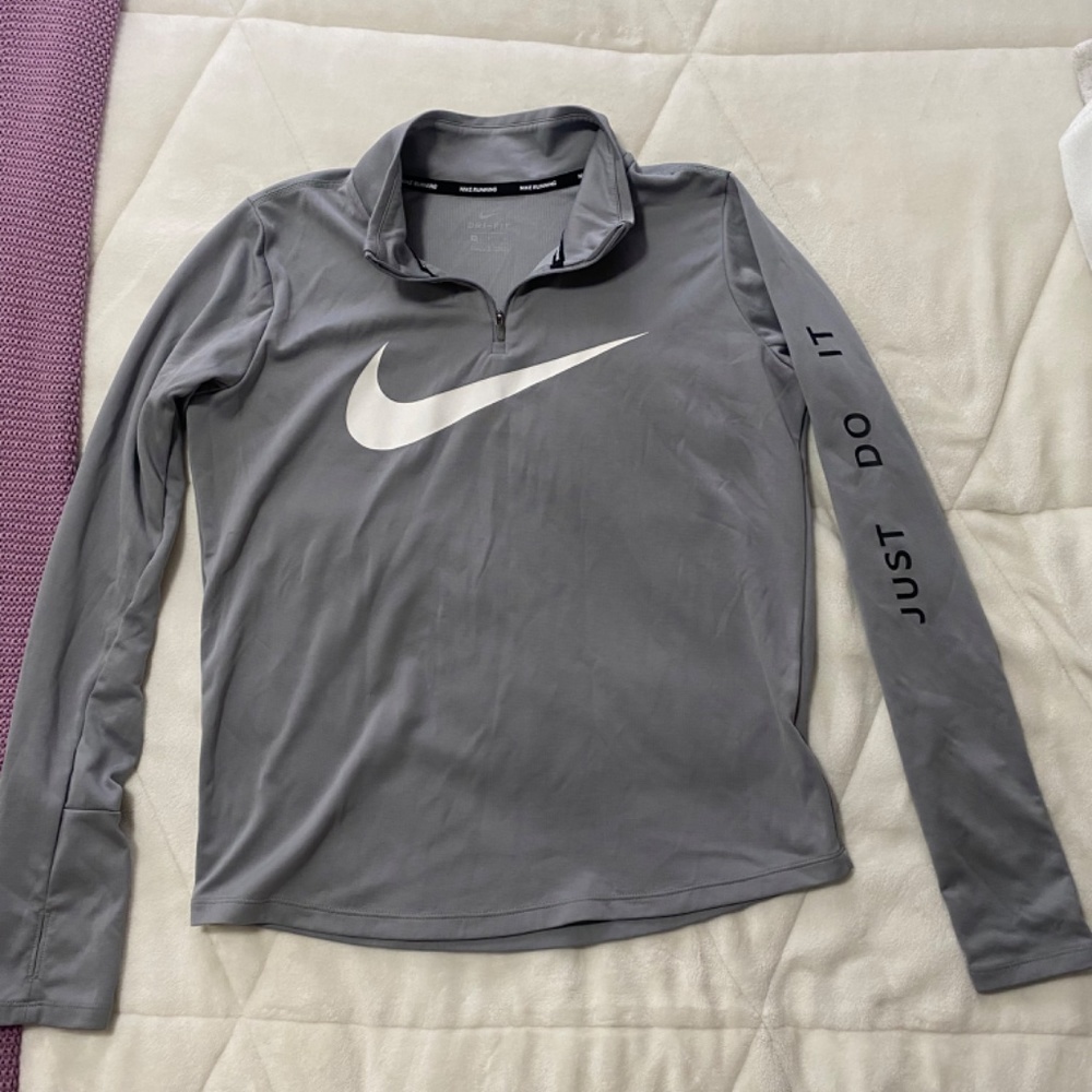 Nike pullover - Picture 4 of 4
